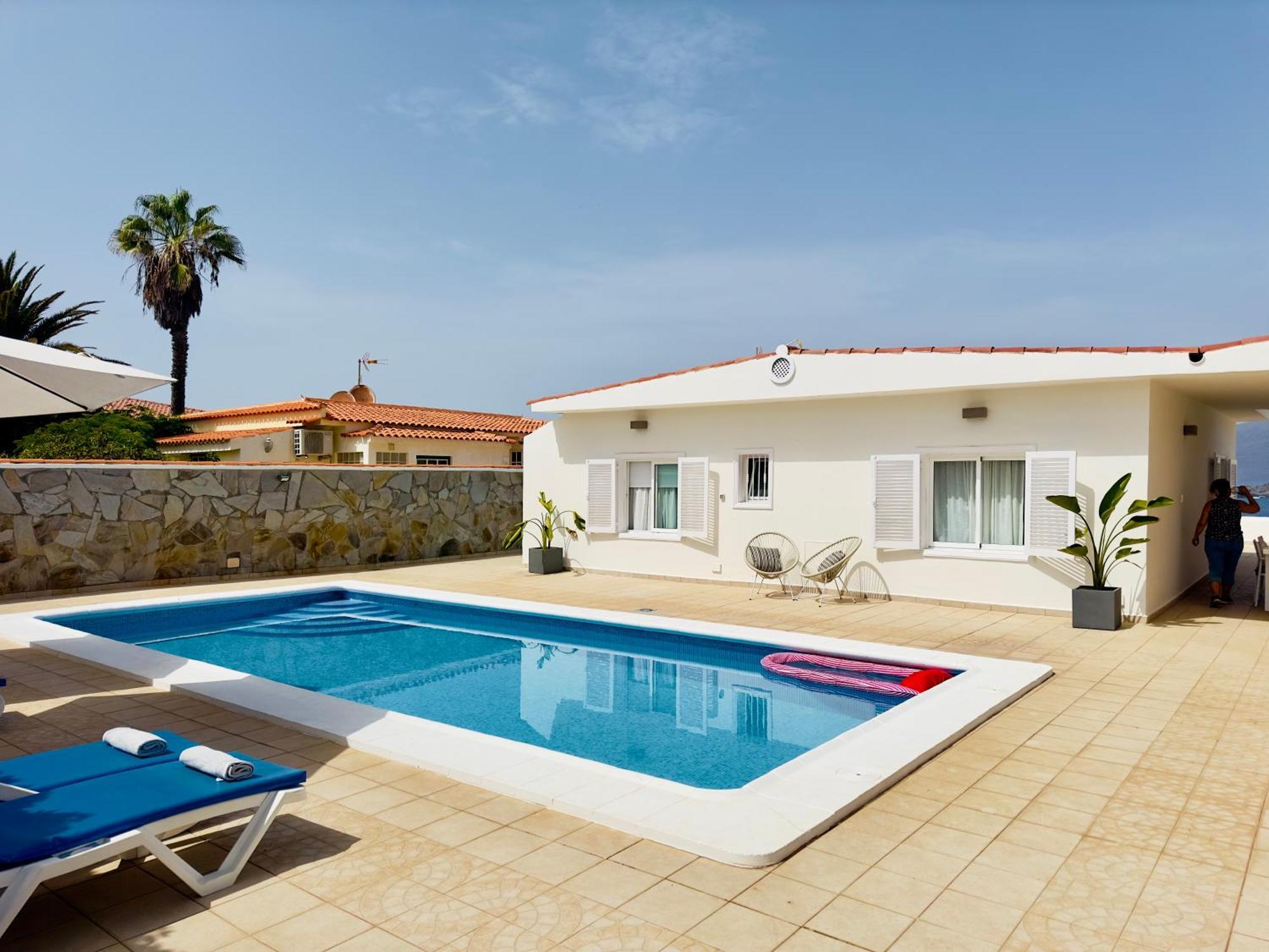 Beachfront Villa And Pool Puerto de Santiago  Bagian luar foto