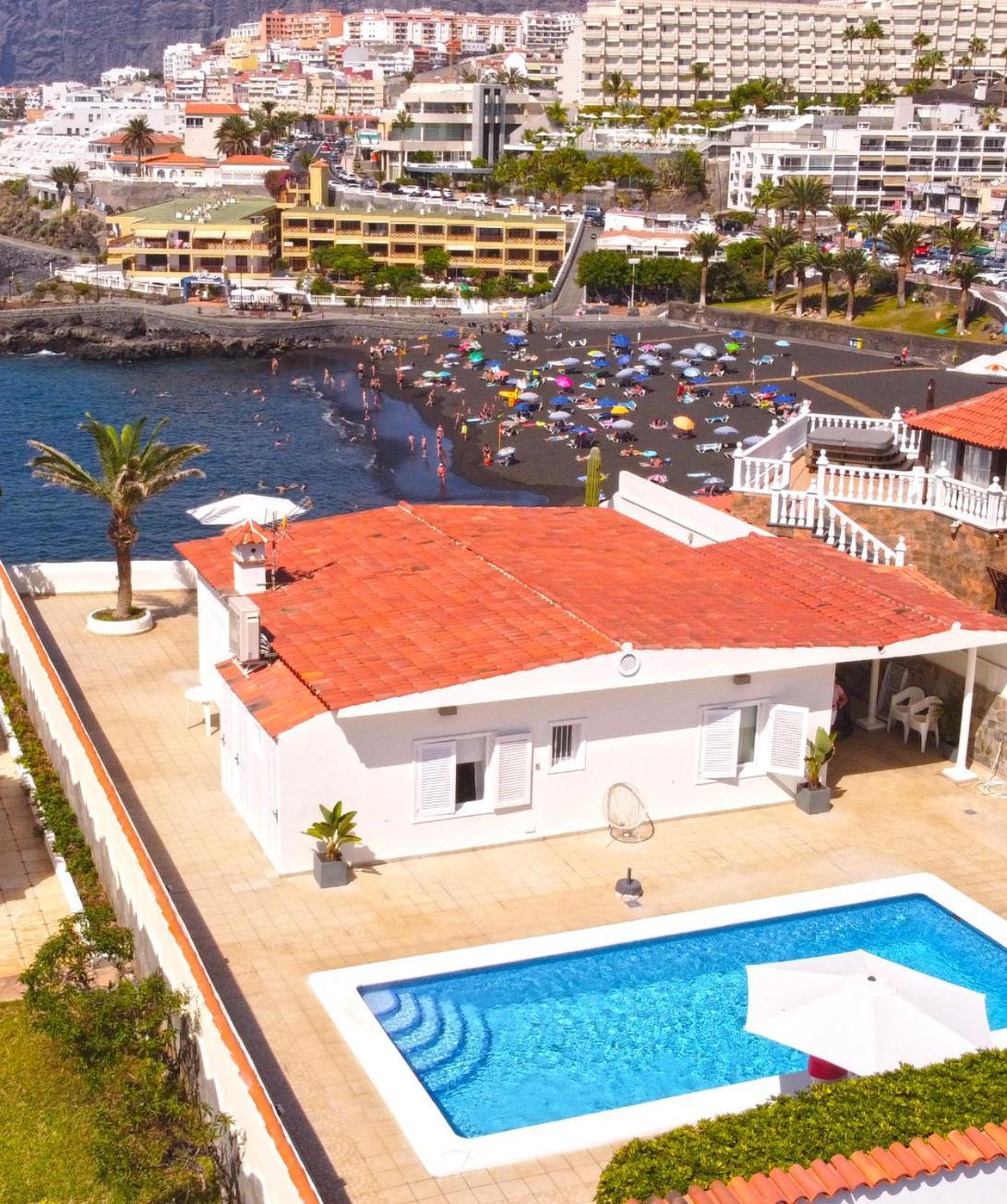 Beachfront Villa And Pool Puerto de Santiago  Bagian luar foto
